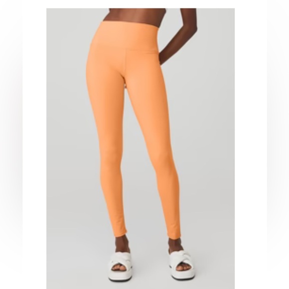 ALO Yoga Pants - Alo Yoga high-waist airbrush legging